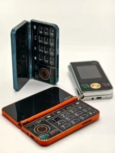 Mobile Phone Fold Phone V999 Dual 2.8inch LCD Screen Button Design Feature
