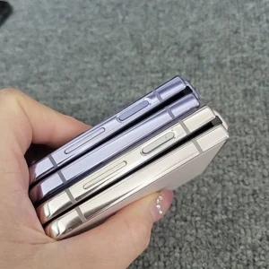 Used Unlocked Z Flip4 5G Foldable Smartphone 8GB+128GB/256GB 6.7″ 1080p Screen